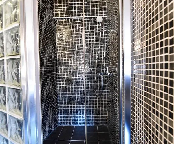 罗里公寓酒店 扎达尔