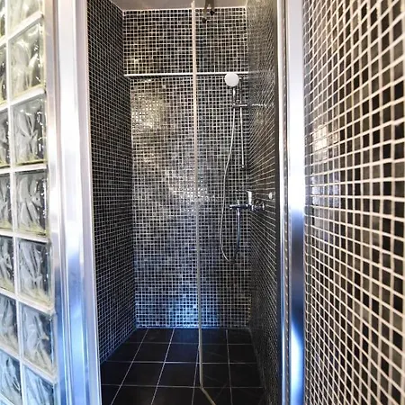 罗里公寓酒店 扎达尔